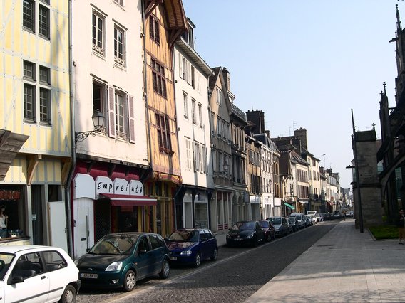  Rue Georges Clemenceau